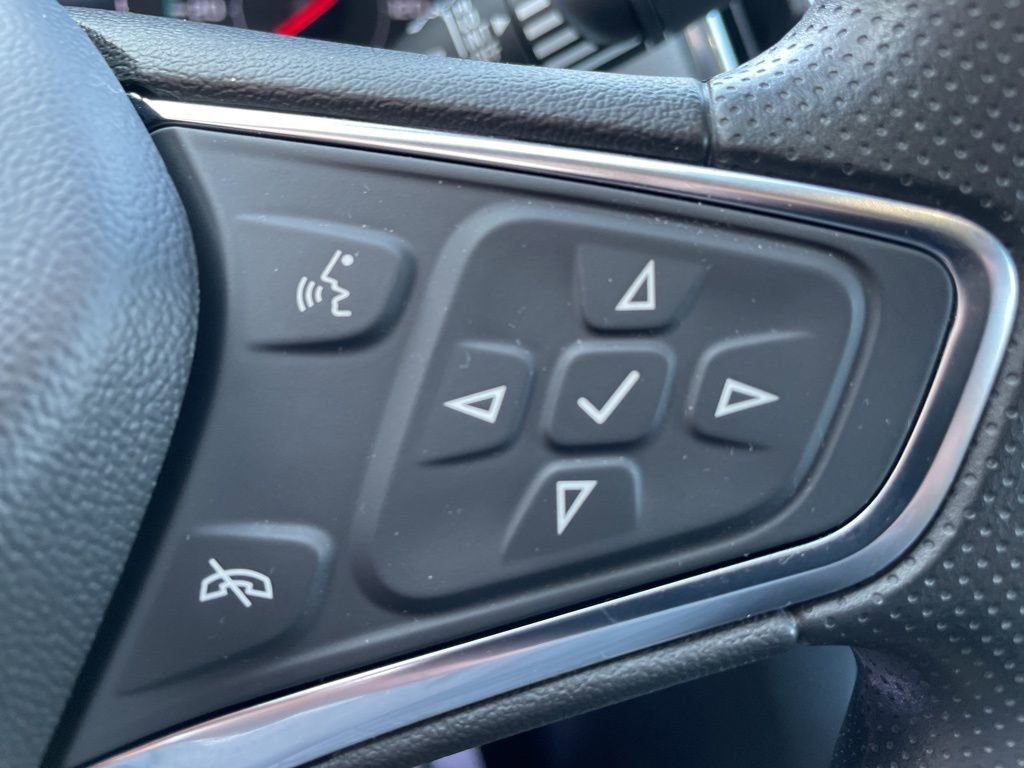 Used 2024 Chevrolet Equinox LS w/ Sport Edition image 16