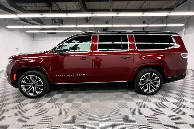Used 2025 Jeep Grand Wagoneer L Series III w/ Rear-Seat Entertainment Group AWD/4WD image 13