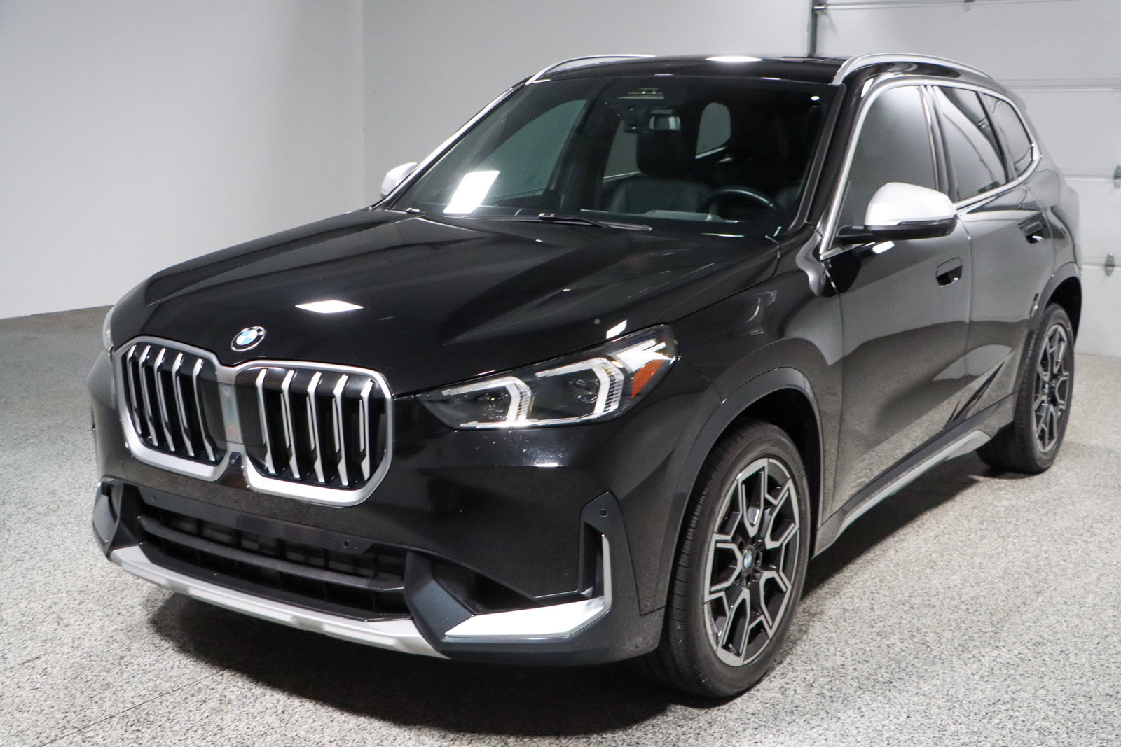 Used 2023 BMW X1 xDrive28i w/ Premium Package image 31