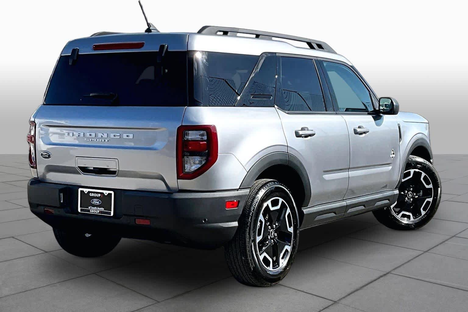 Used 2023 Ford Bronco Sport Outer Banks w/ Tech Package AWD/4WD image 13
