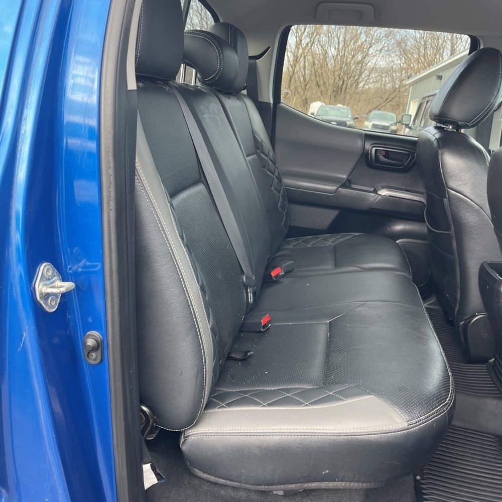 Used 2018 Toyota Tacoma SR5 image 11