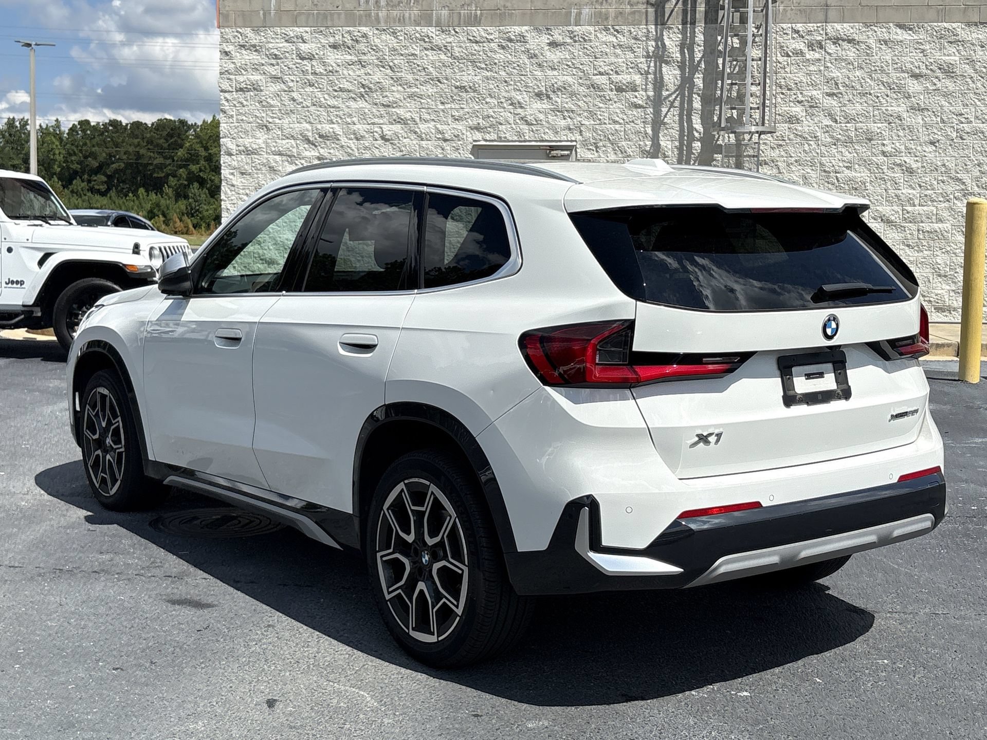 Used 2024 BMW X1 xDrive28i w/ Convenience Package AWD/4WD image 19