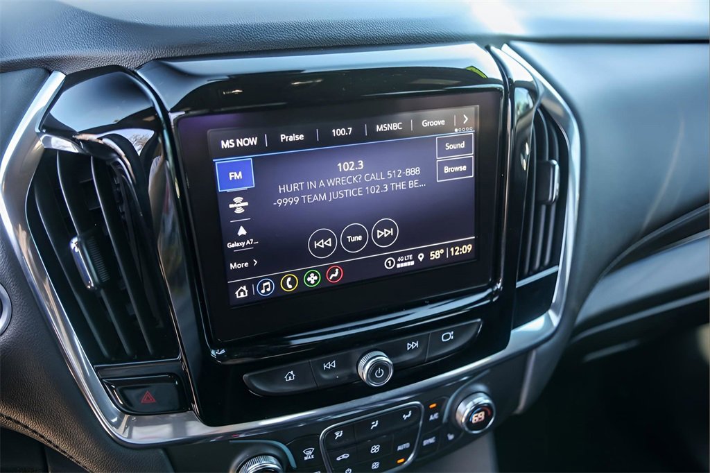 Used 2023 Chevrolet Traverse LT image 16