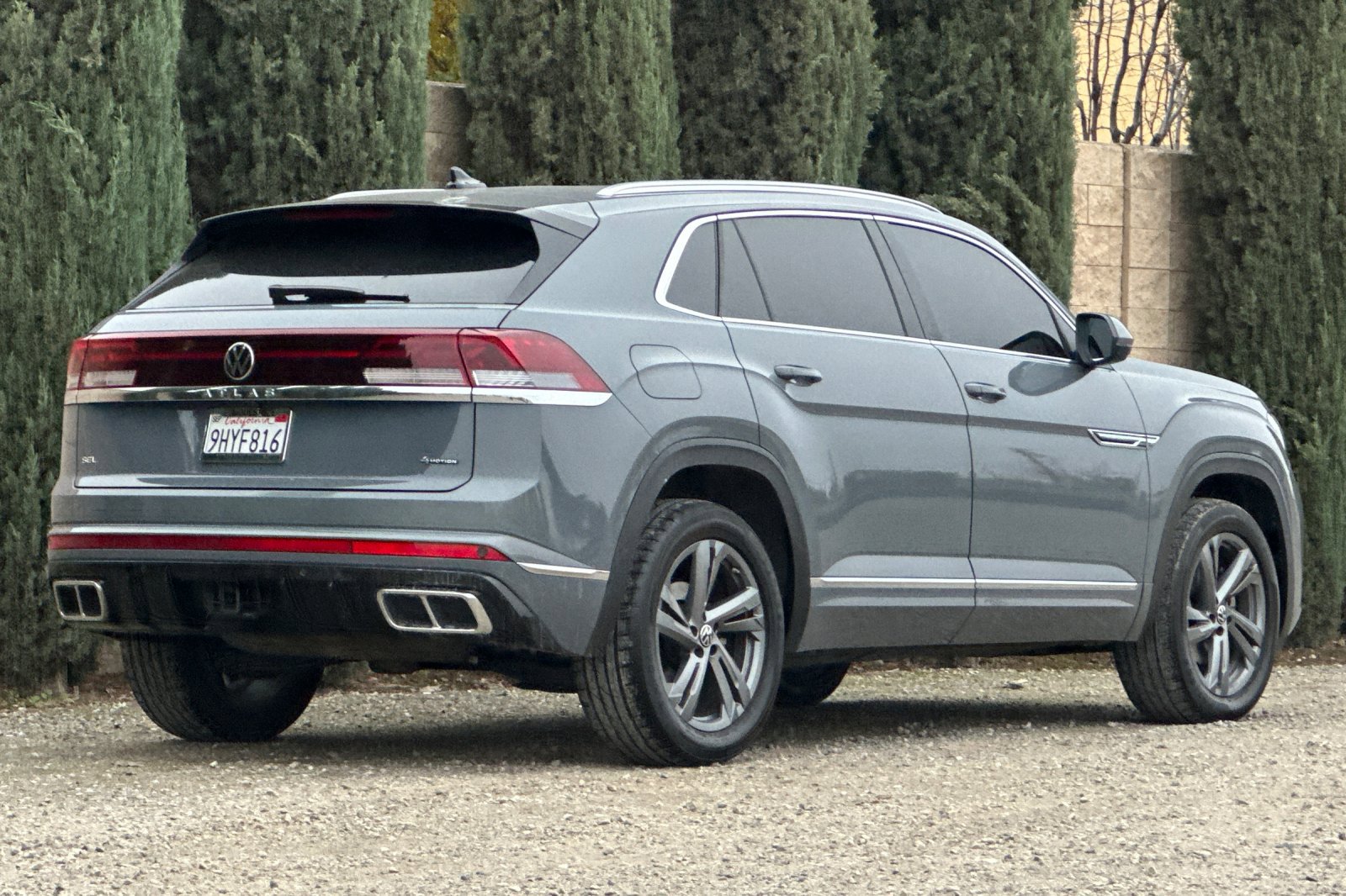 Used 2024 Volkswagen Atlas Cross Sport SEL R-Line image 4