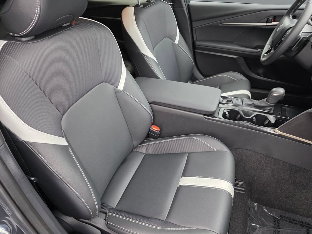 Used 2025 Toyota Camry SE FWD image 28