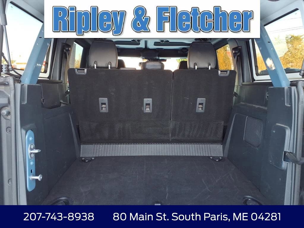 Used 2025 Ford Bronco Badlands image 11