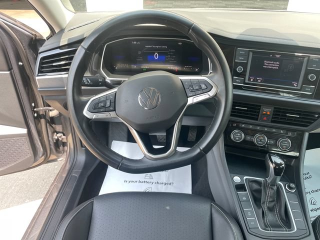 Used 2024 Volkswagen Jetta SE FWD image 23