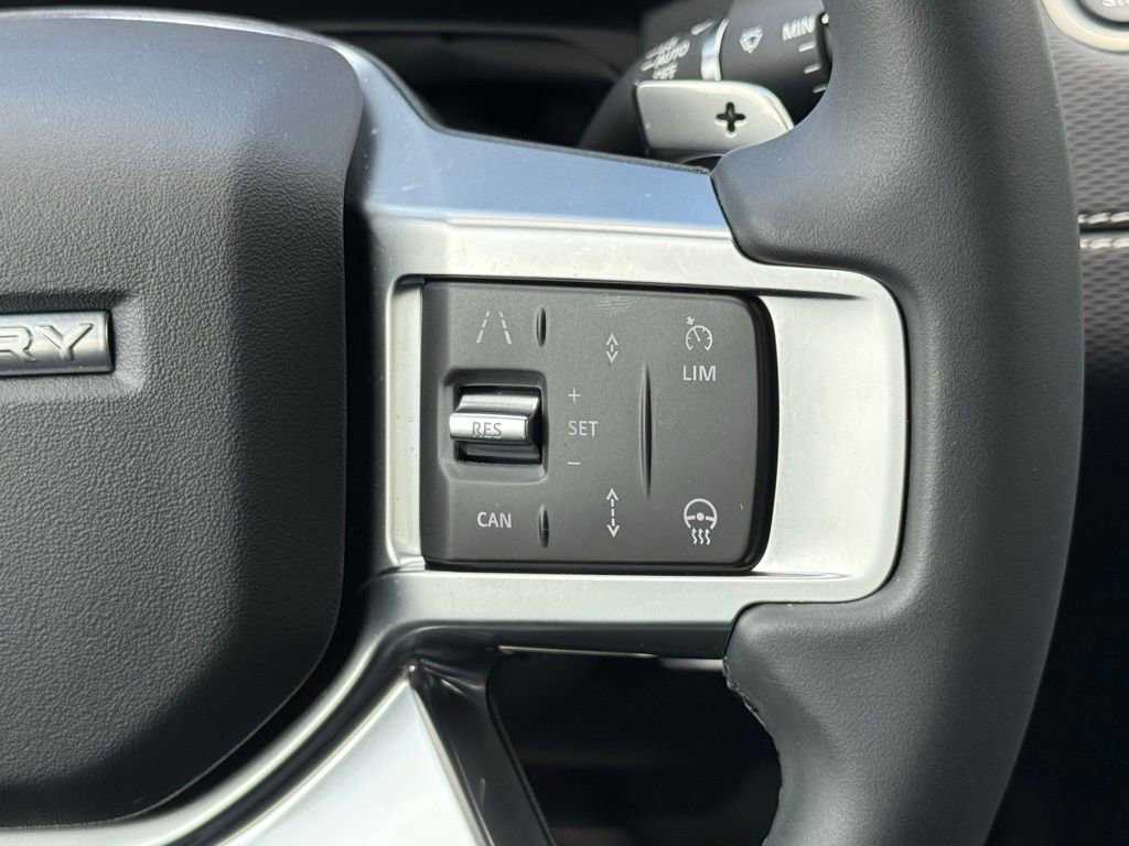 Certified 2025 Land Rover Discovery Dynamic SE image 20