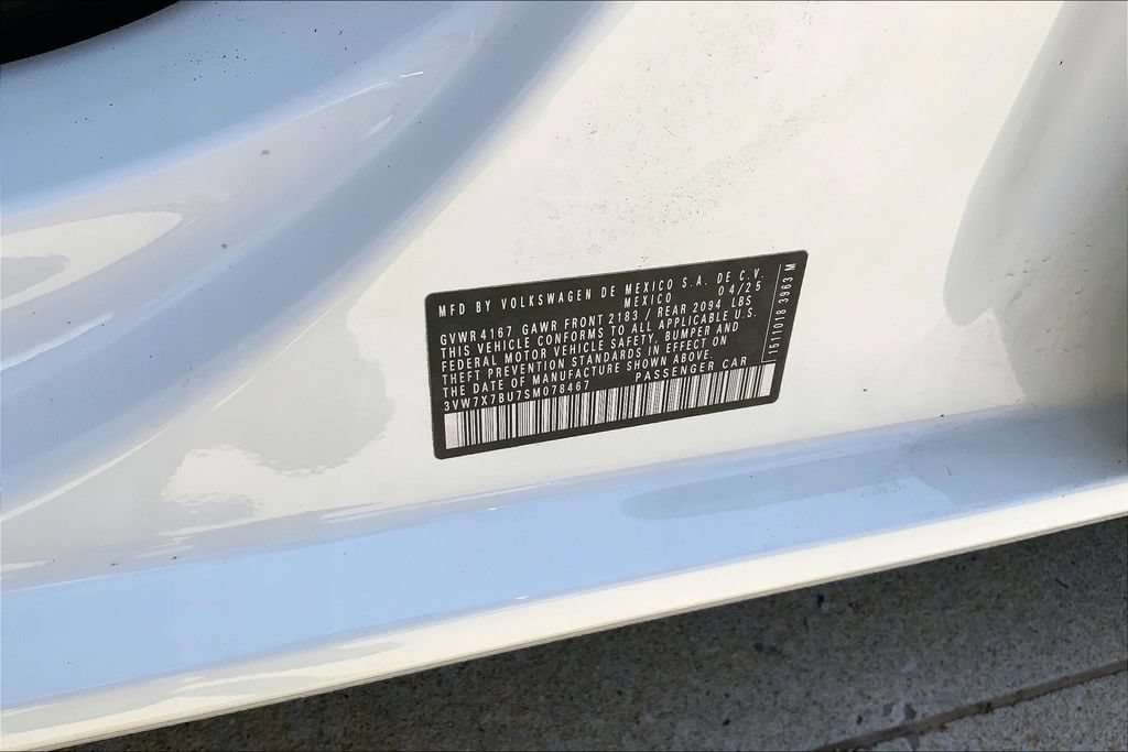 Certified 2025 Volkswagen Jetta SE w/ Sunroof Package FWD image 33