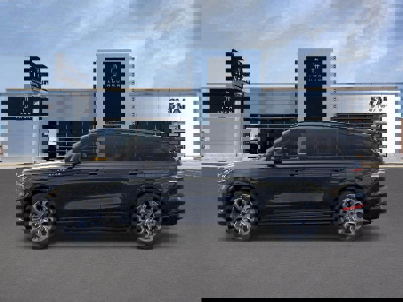New 2025 Lincoln Aviator AWD image 3