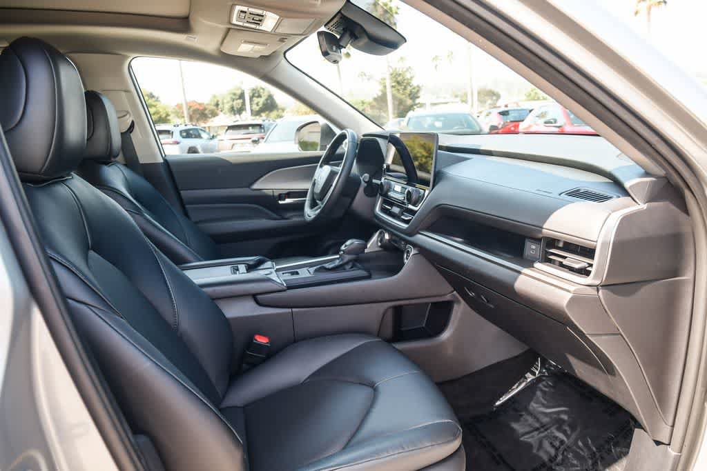 Used 2025 Toyota Grand Highlander AWD Hybrid image 15