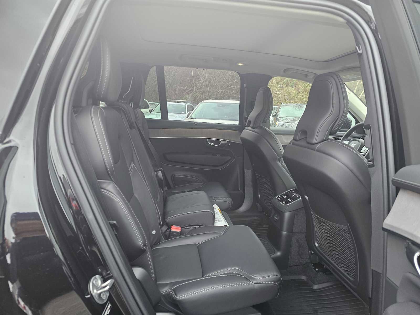 New 2026 Volvo XC90 T8 Ultra w/ Protection Package Premier image 13