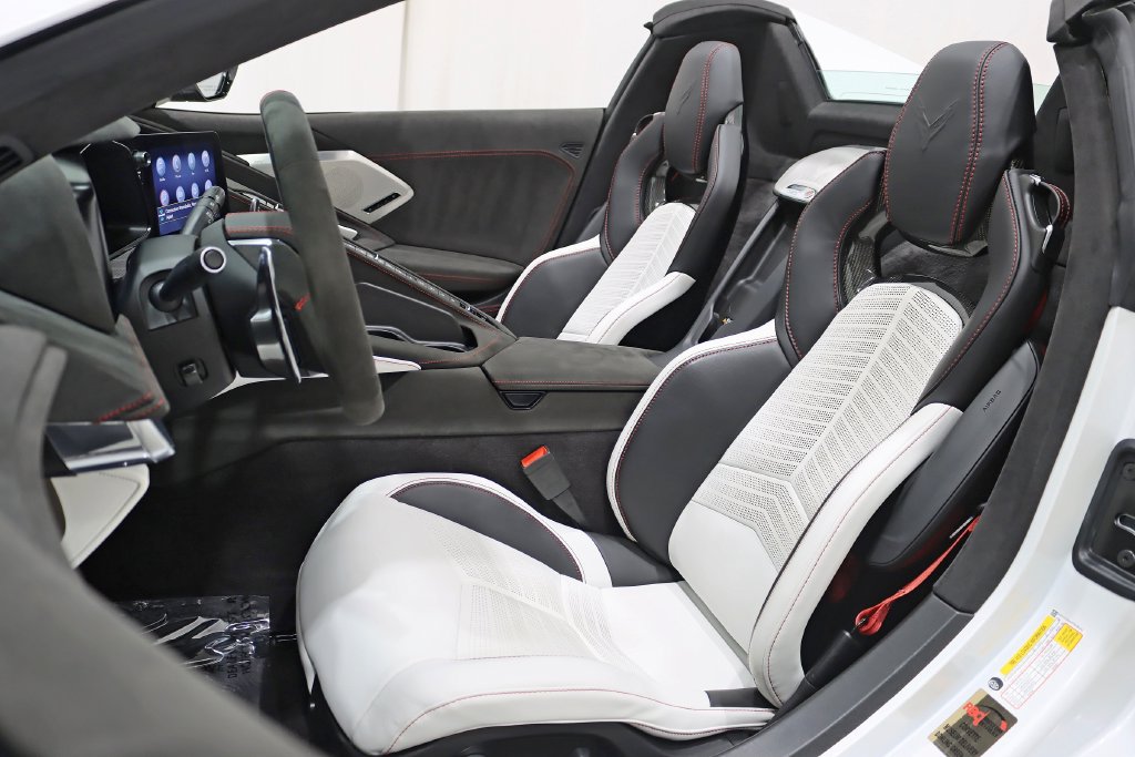 Used 2023 Chevrolet Corvette Stingray Premium Conv w/ Z51 Performance Package RWD image 28