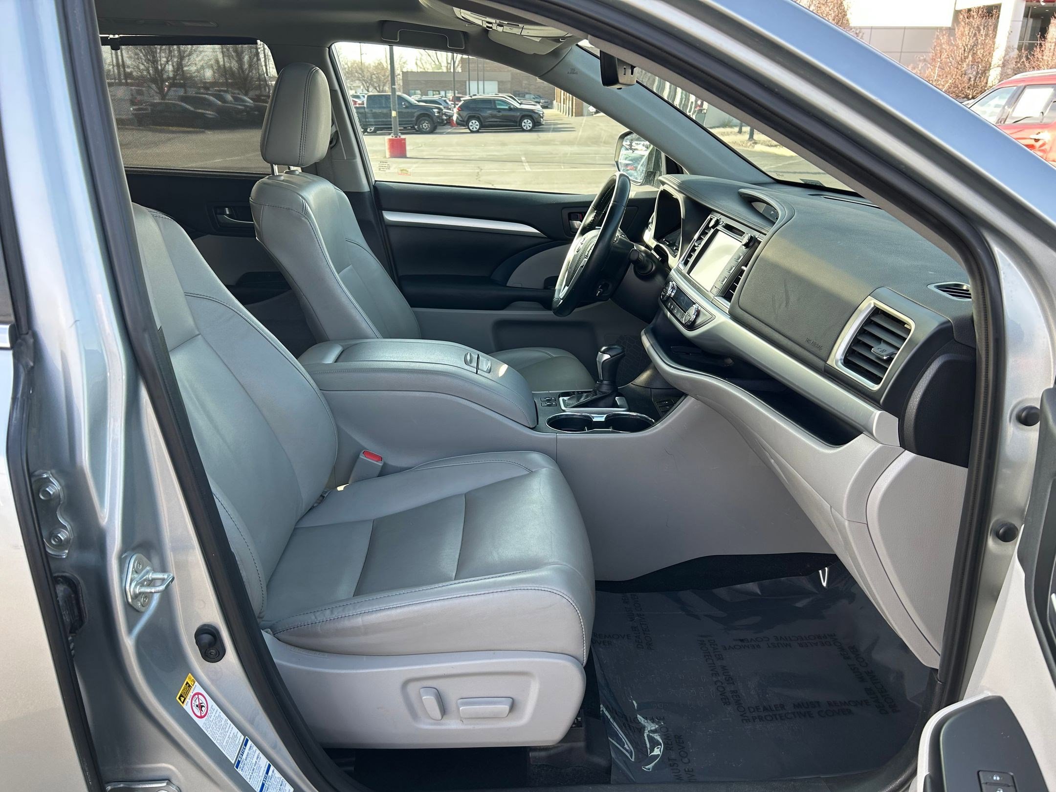 Certified 2019 Toyota Highlander XLE image 28