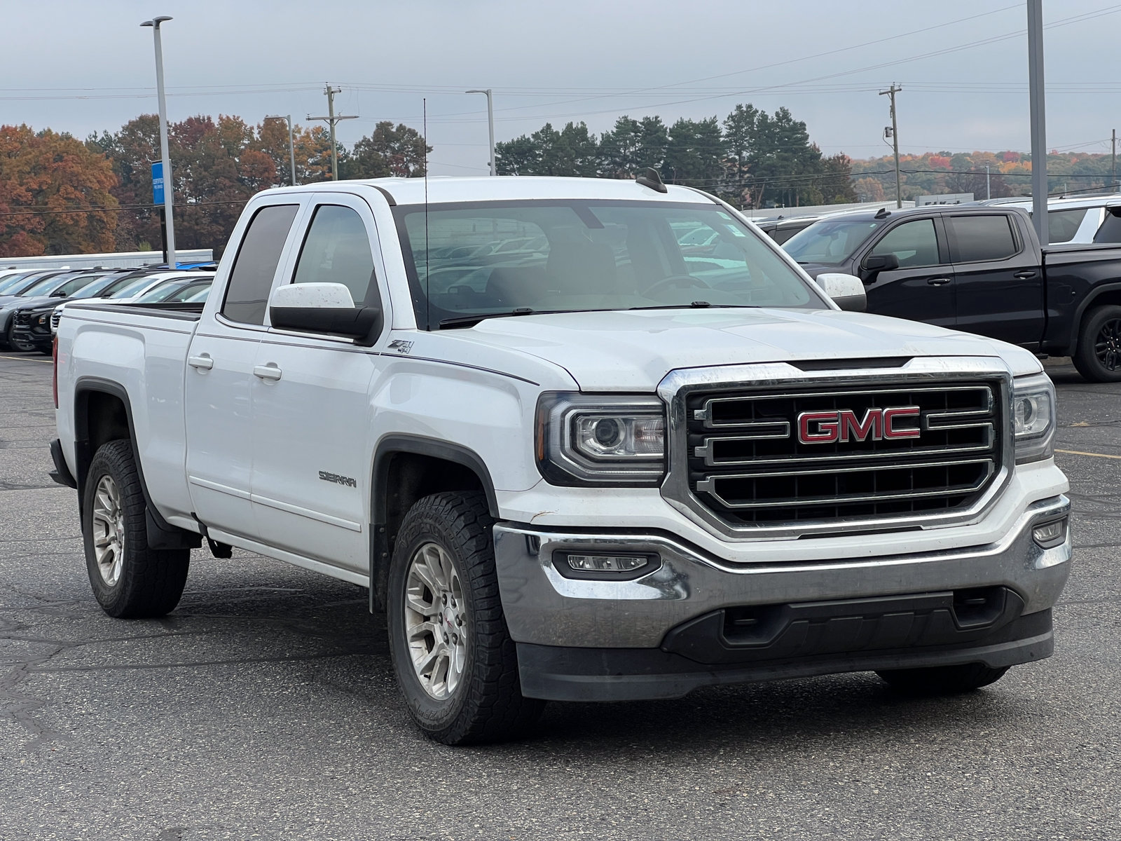 Used 2019 GMC Sierra 1500 SLE w/ SLE Value Package AWD/4WD image 12