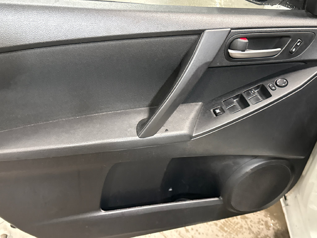Used 2013 MAZDA MAZDA3 i Sport FWD image 7