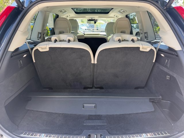 Used 2022 Volvo XC90 T5 Momentum w/ Climate Package FWD image 16