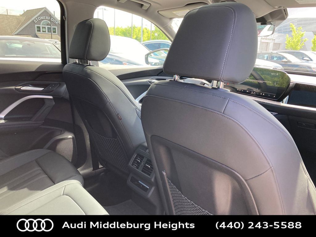 Used 2025 Audi Q5 Premium w/ Convenience Package image 30