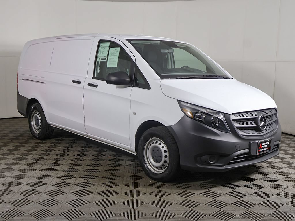 Used 2022 Mercedes-Benz Metris image 2