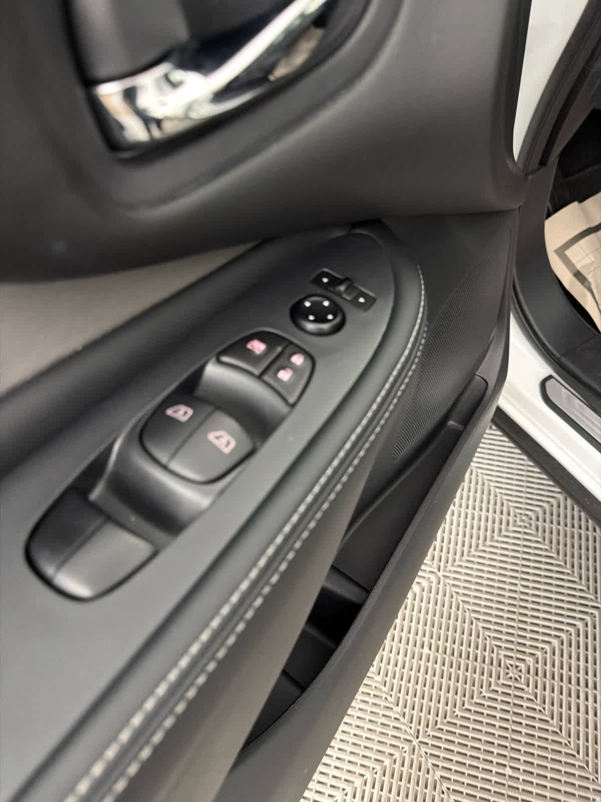 Certified 2024 Nissan Murano SV FWD image 23