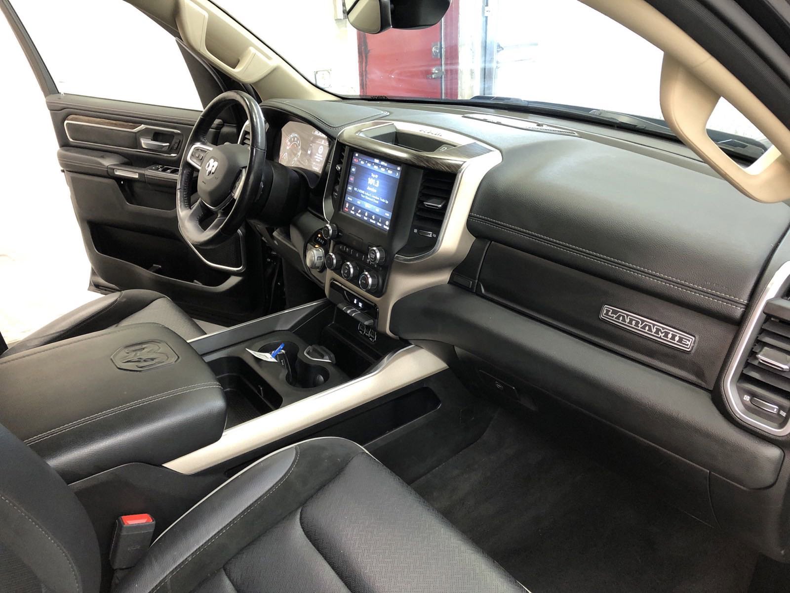 Used 2020 RAM 1500 Laramie image 10
