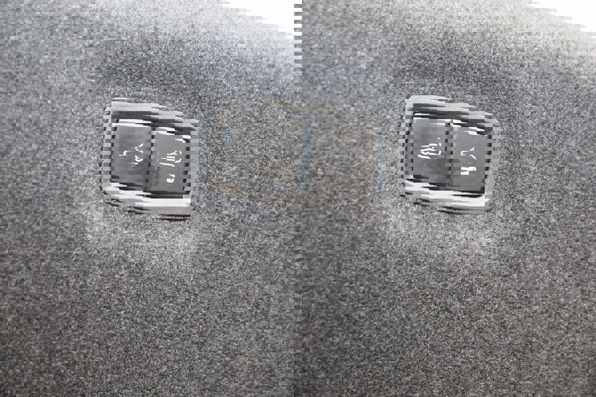 Used 2020 Porsche Taycan 4S image 65