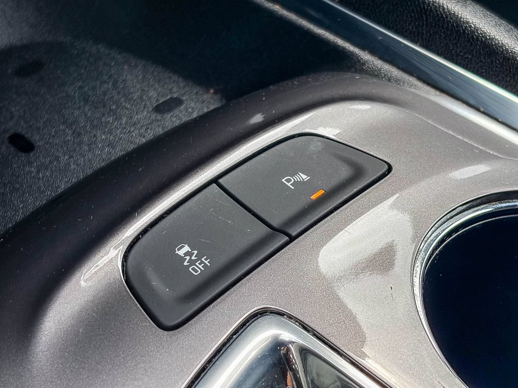 Used 2025 Chevrolet Malibu LT FWD image 32