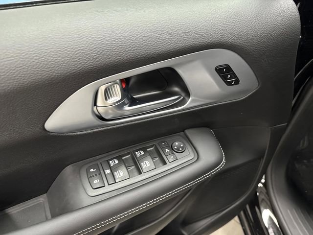 New 2026 Chrysler Pacifica Limited w/ S Appearance Package image 29