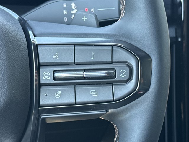 New 2026 GMC Acadia AT4 w/ Luxury Package AWD/4WD image 19