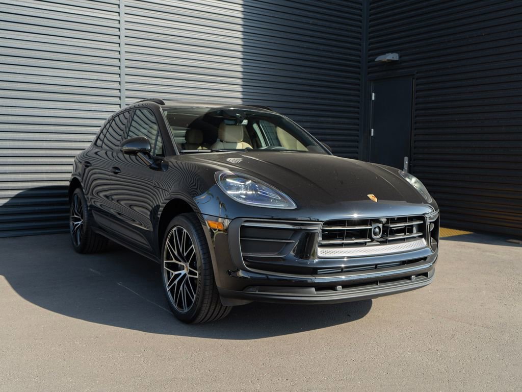 New 2025 Porsche Macan AWD/4WD image 7
