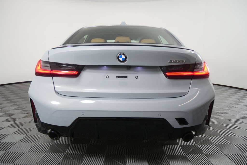 Used 2026 BMW 330i Sedan w/ M Sport Package RWD image 4