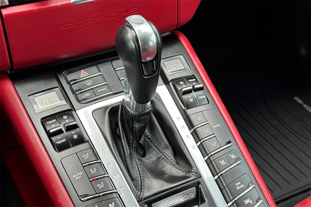 Used 2017 Porsche Macan Turbo image 20