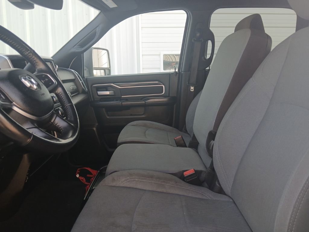 Used 2024 RAM 3500 Big Horn image 38