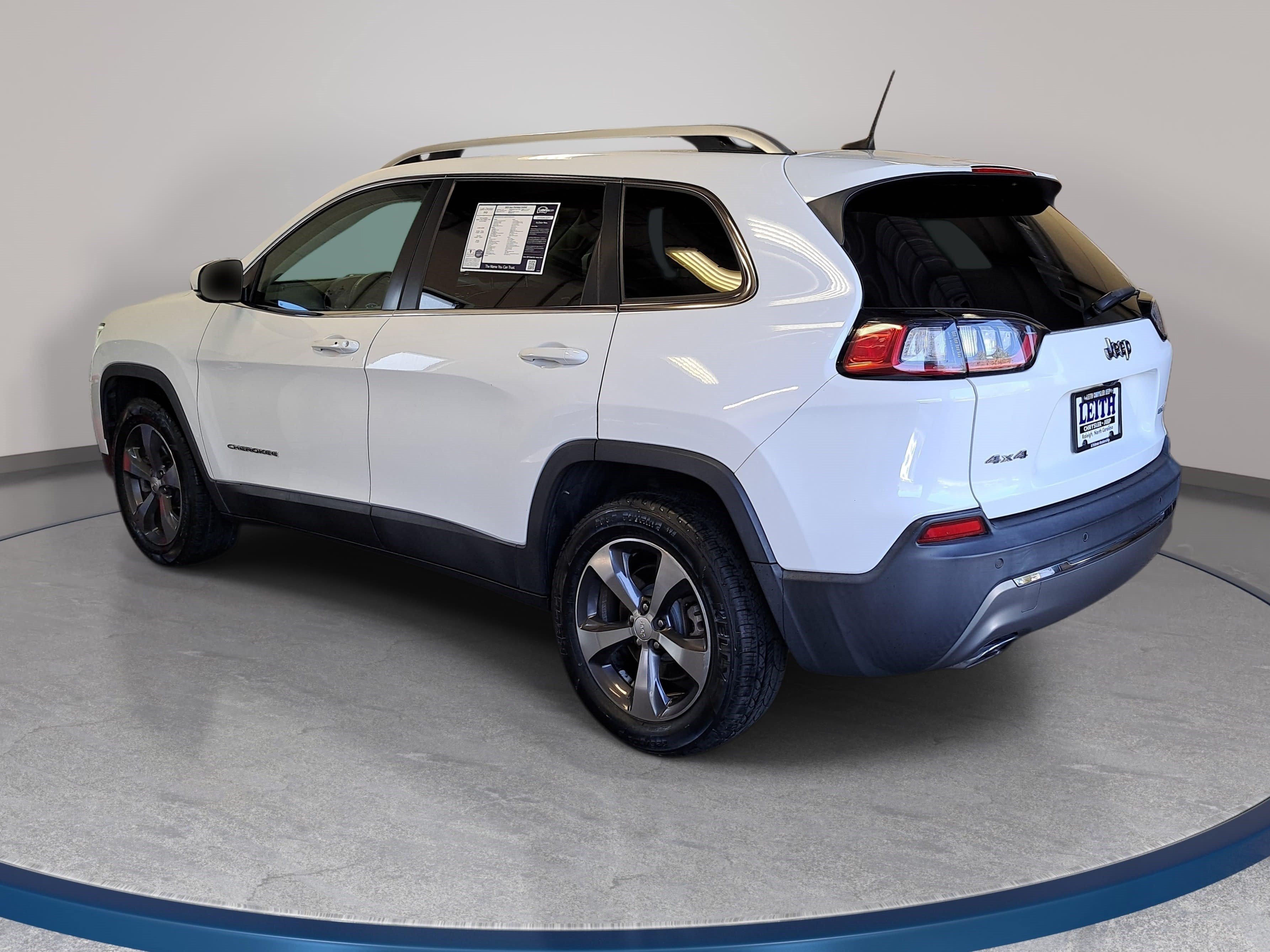 Used 2019 Jeep Cherokee Limited AWD/4WD image 7