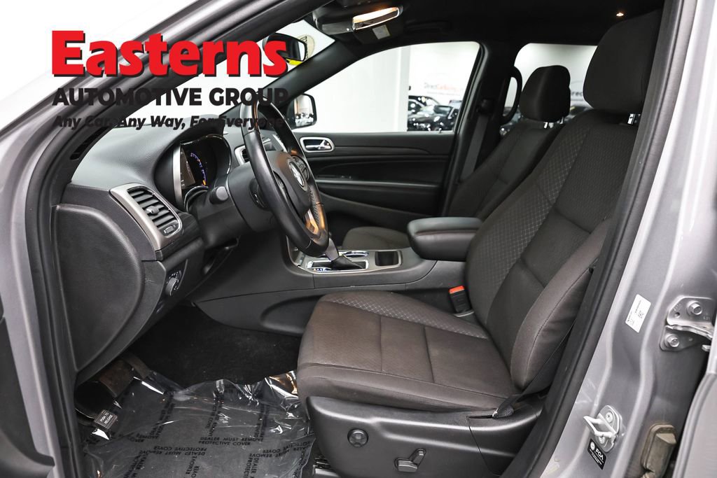 Used 2021 Jeep Grand Cherokee Laredo AWD/4WD image 13