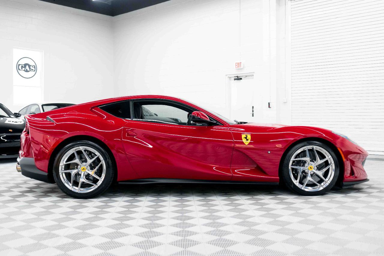 Used 2018 Ferrari 812 Superfast RWD image 7