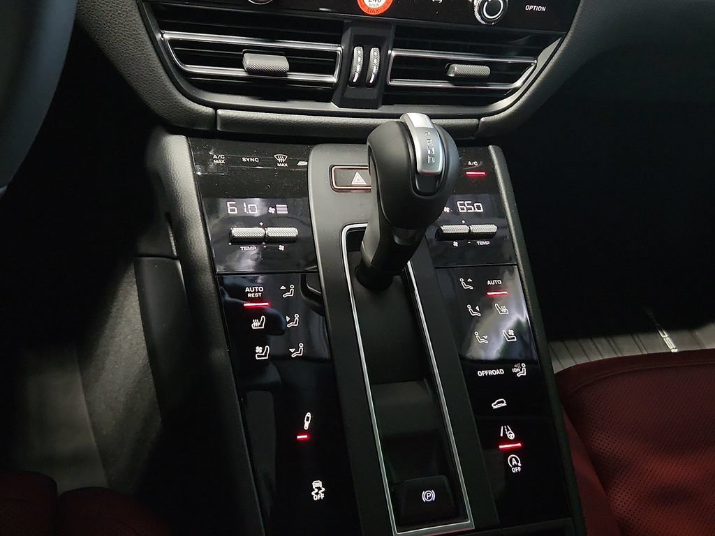 New 2026 Porsche Macan Turbo AWD/4WD image 15