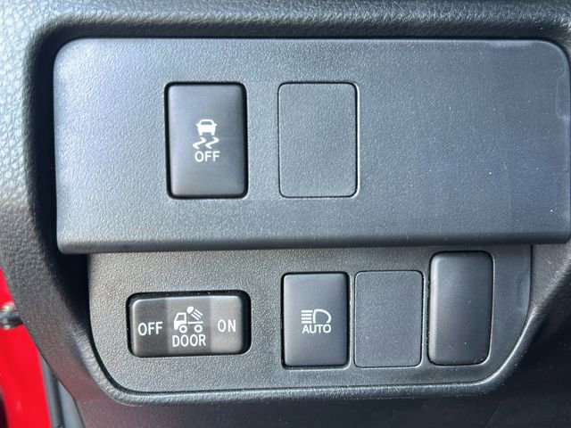 Used 2023 Toyota Tacoma SR5 w/ Technology Package image 13