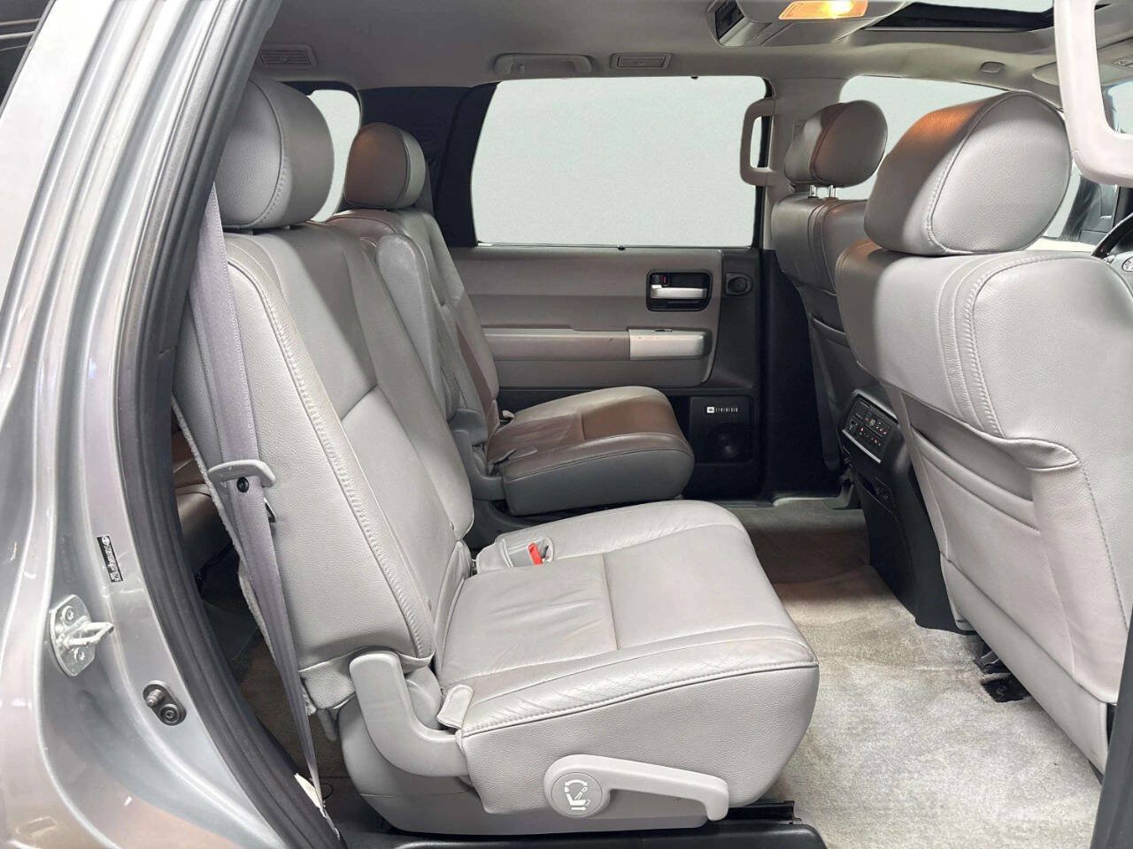 Used 2008 Toyota Sequoia Limited AWD/4WD image 24