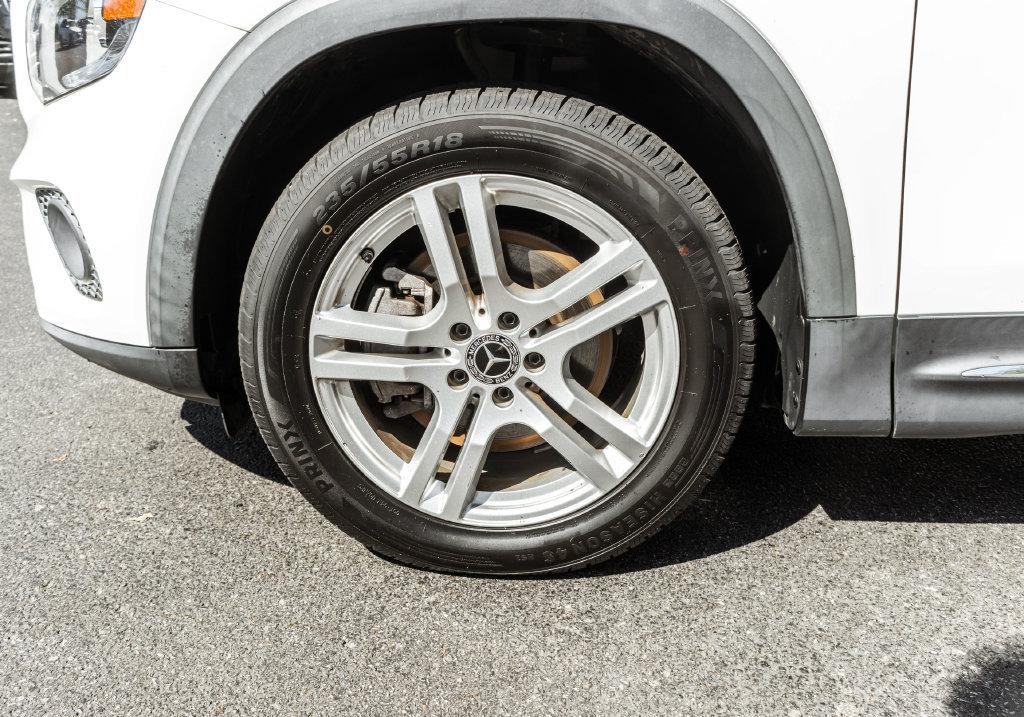 Used 2022 Mercedes-Benz GLB 250 4MATIC w/ Premium Package Lite image 29
