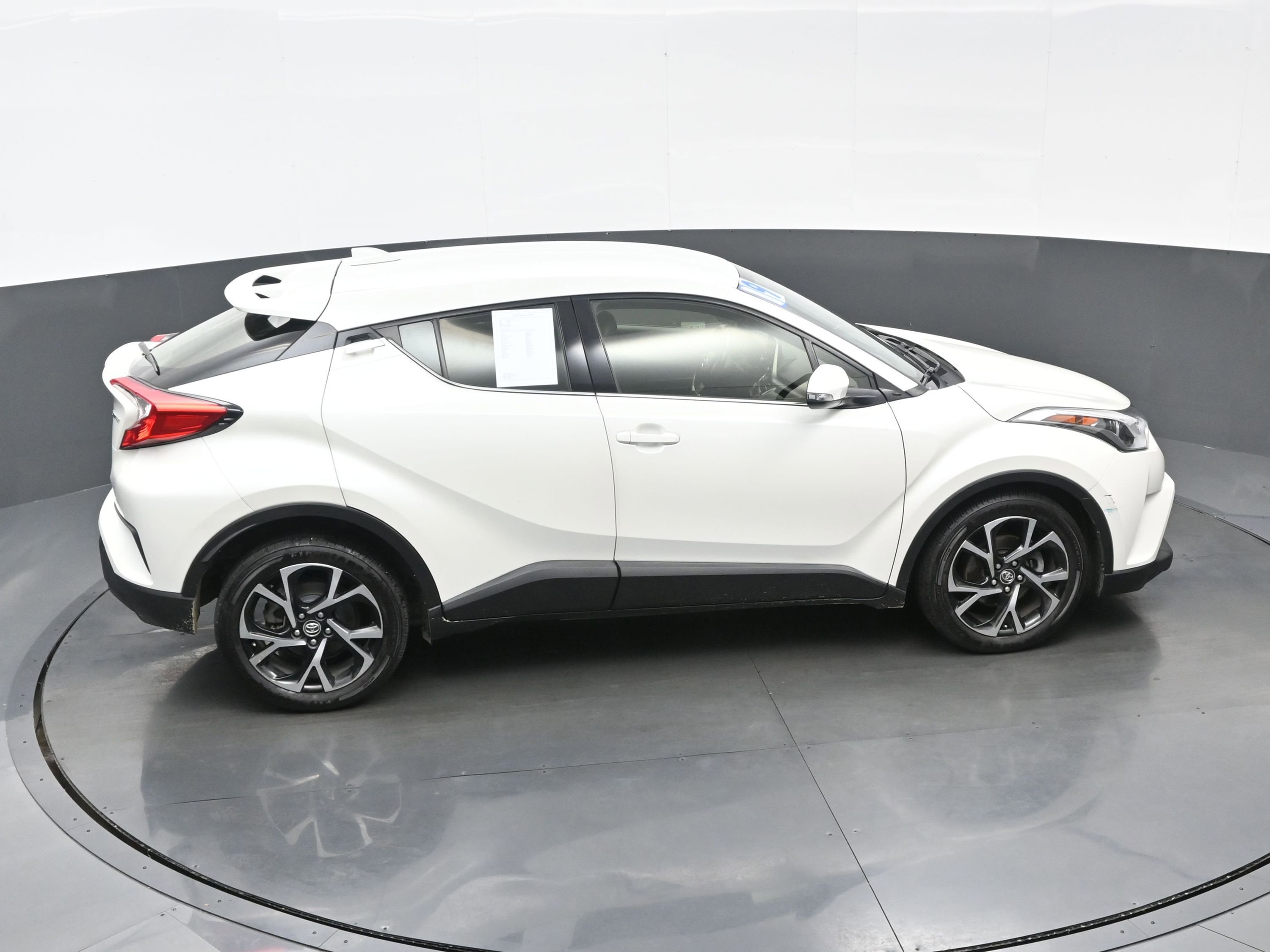 Used 2019 Toyota C-HR Limited image 38