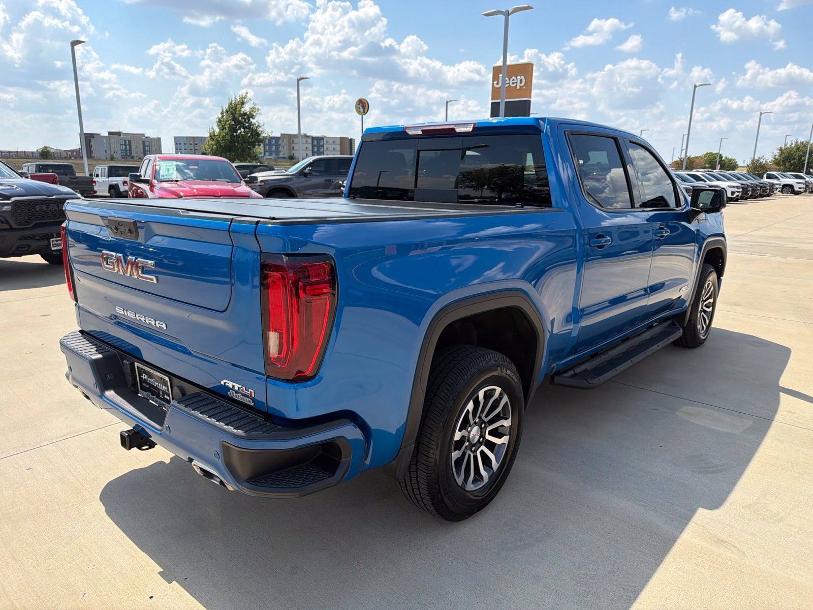 Used 2023 GMC Sierra 1500 AT4 w/ AT4 Premium Package AWD/4WD image 5