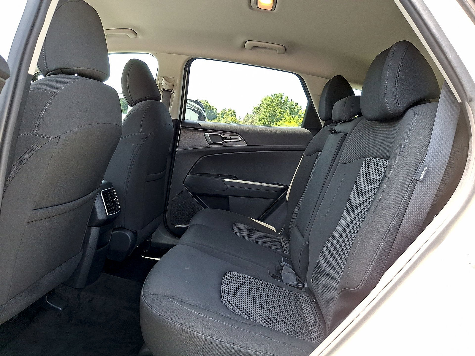 Used 2024 Kia Sportage LX FWD image 19