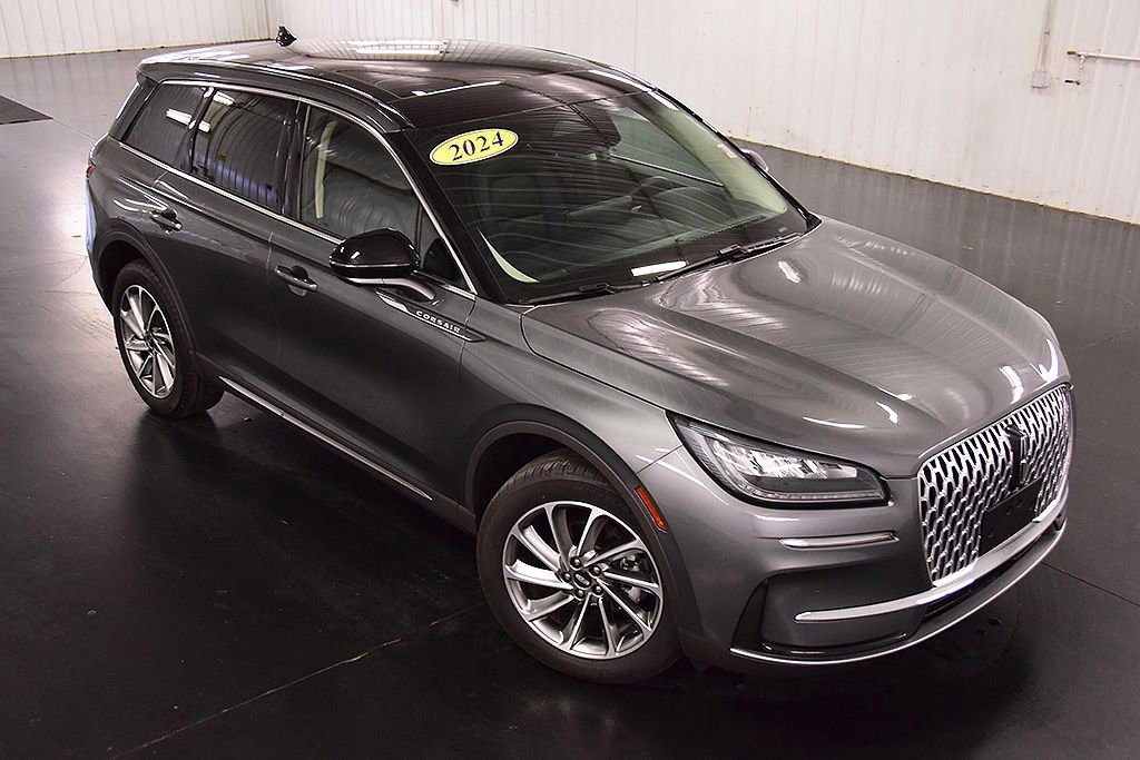 Used 2024 Lincoln Corsair AWD w/ Equipment Group 101A image 9