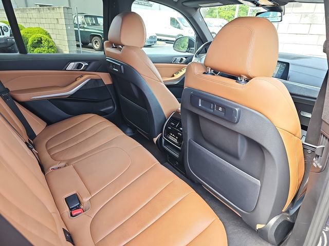 Used 2021 BMW X5 xDrive40i w/ Parking Assistance Package image 11