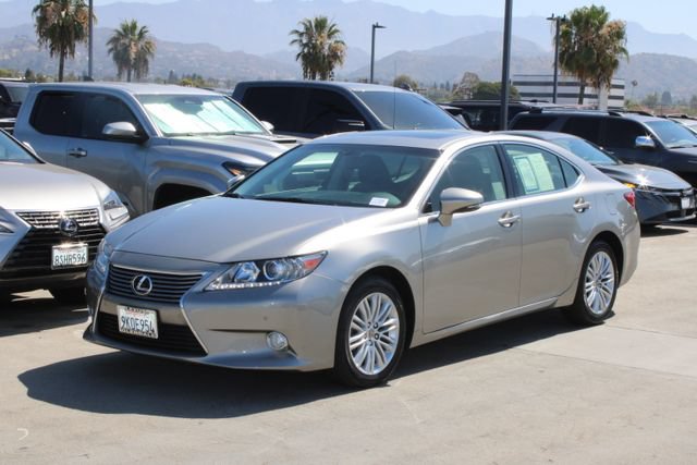 Used 2015 Lexus ES 350 w/ Premium Package FWD image 3