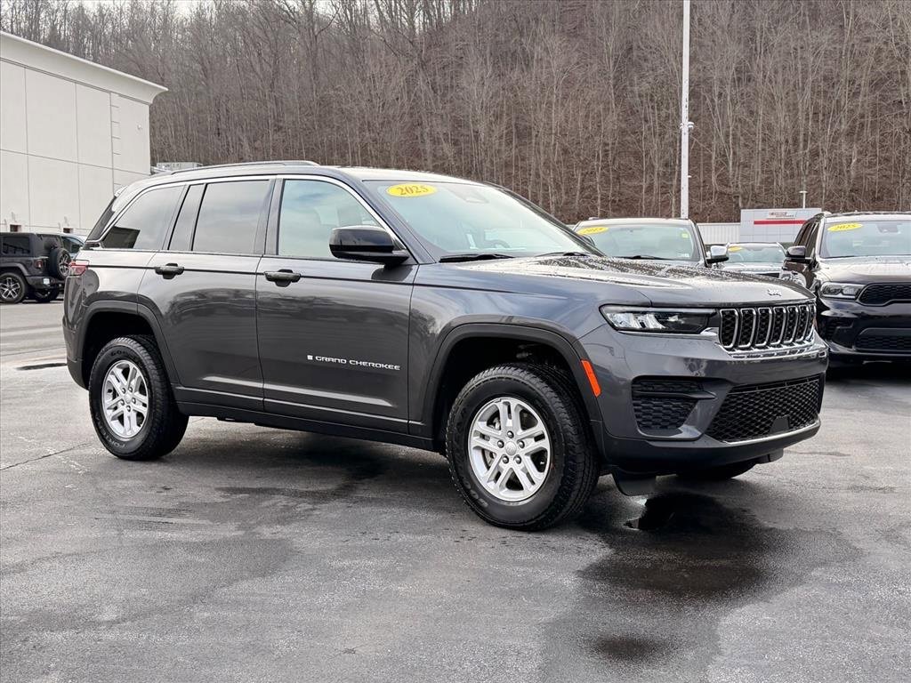 Used 2025 Jeep Grand Cherokee Laredo w/ Luxury Tech Group I