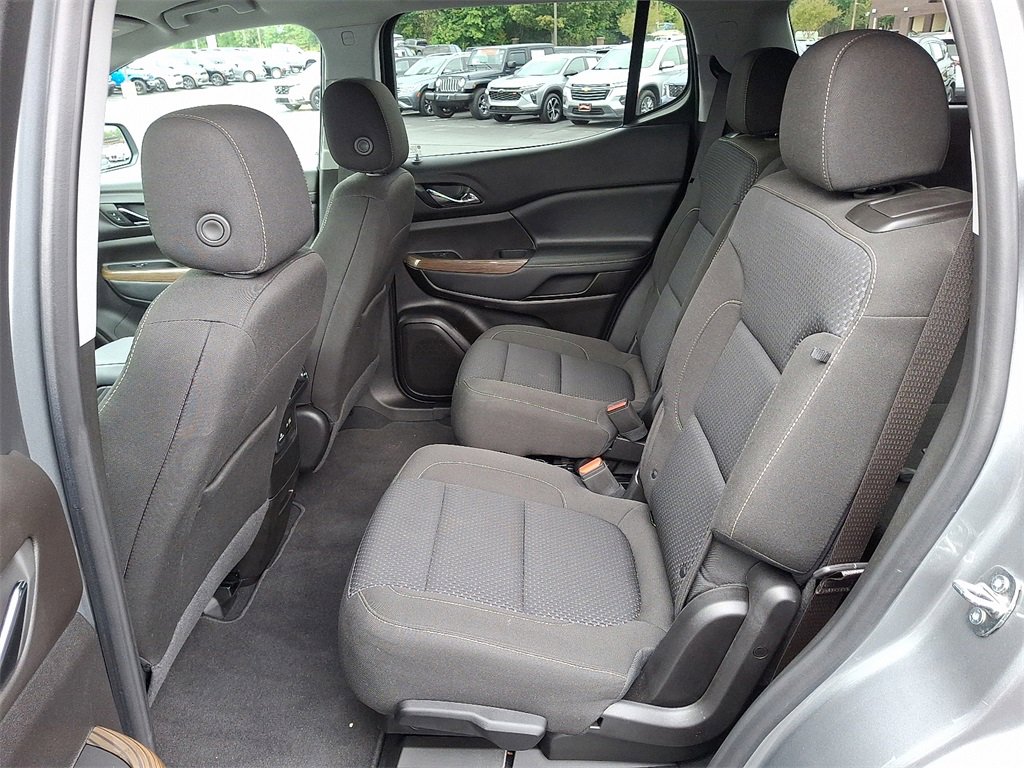 Used 2023 GMC Acadia SLE w/ Driver Convenience Package image 8
