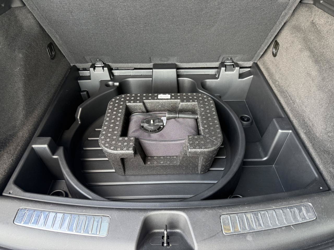 Used 2024 Cadillac XT4 Sport FWD image 43
