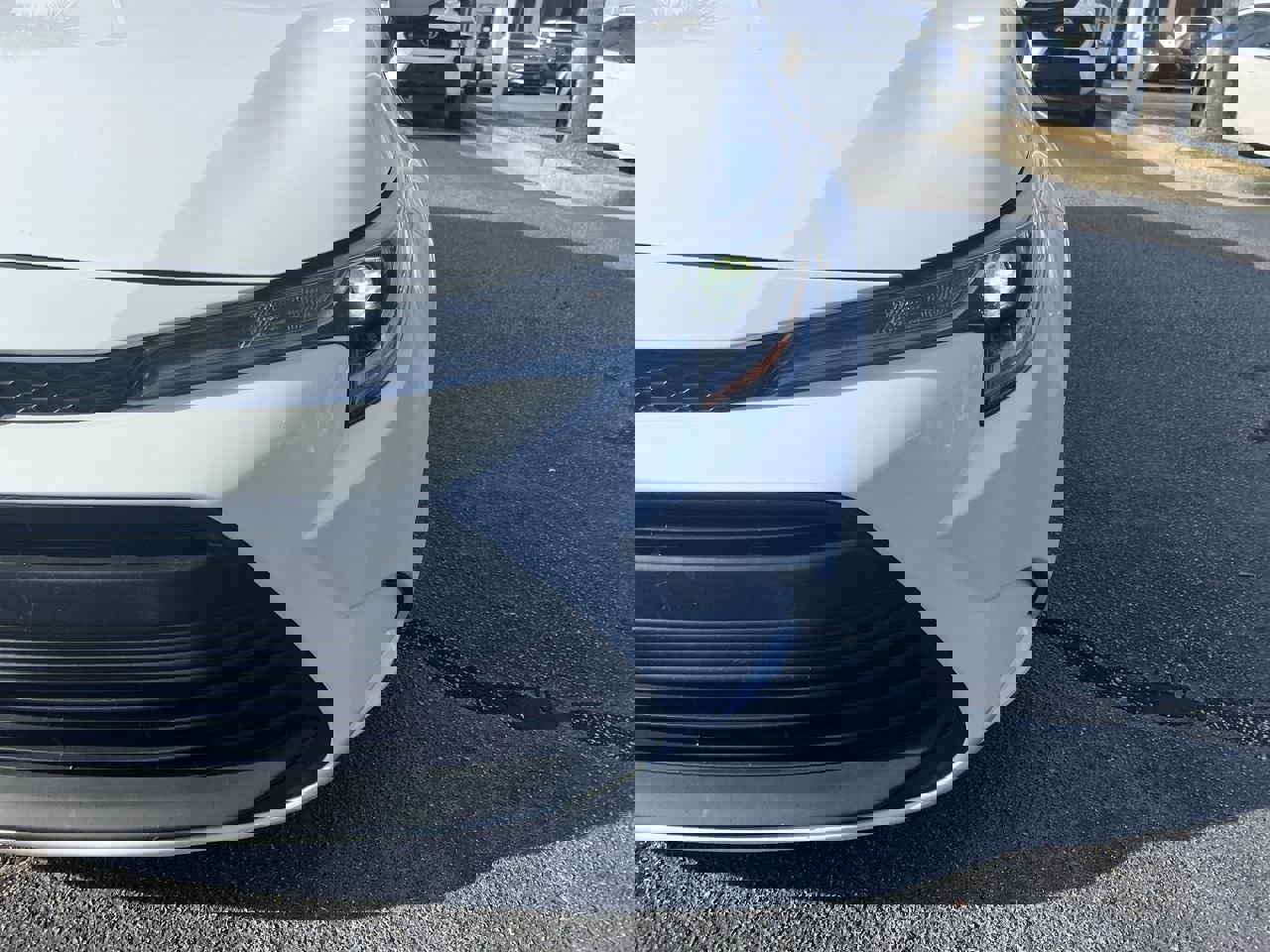 Used 2024 Toyota Corolla LE image 5